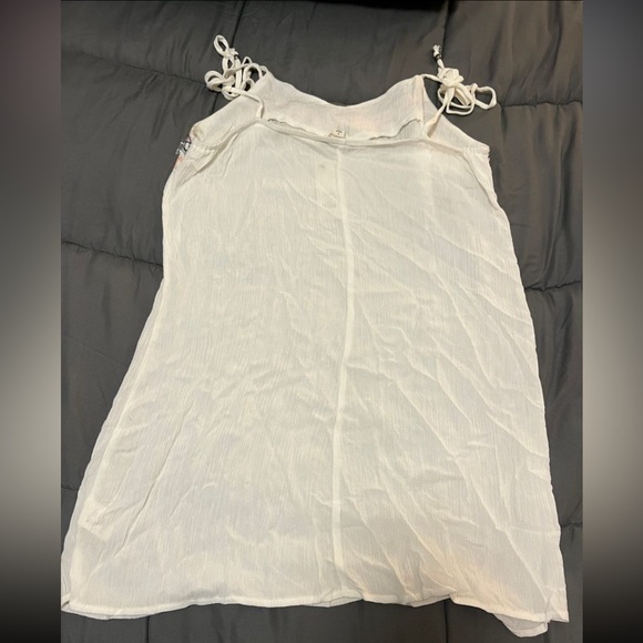 Francesca’s Coverup - Picture 3 of 3